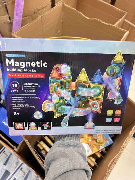 ZABAWKI Magnetic . 3 SZT / PACZKA, KOLOR JAK NA ZDZIĘCIU