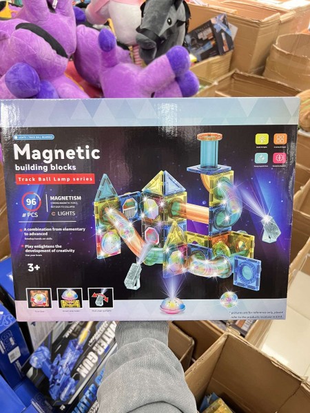 ZABAWKI Magnetic . 3 SZT / PACZKA, KOLOR JAK NA ZDZIĘCIU
