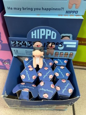 ZABAWKI HIPPO. 12 SZT / PACZKA, KOLOR JAK NA ZDZIĘCIU