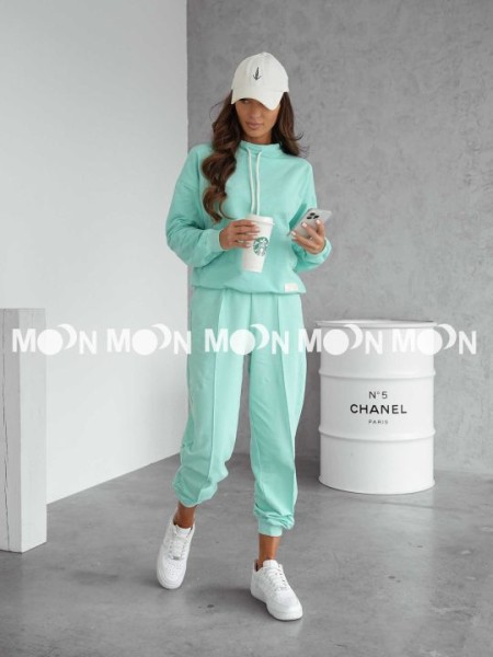 Komplety damskie polskie, size s-xl, paczka 4szt,1kolor