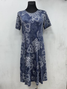 Sukienki damskie Polskie, Size 44-50, paczka 4szt 1kolor
