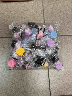 ZABAWKI SQUISHY . 50SZT / PACZKA, KOLOR JAK NA ZDZIĘCIU