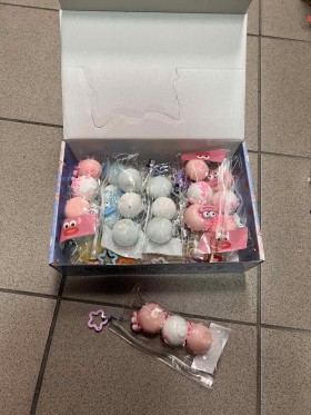 ZABAWKI SQUISHY . 16SZT / PACZKA, KOLOR JAK NA ZDZIĘCIU