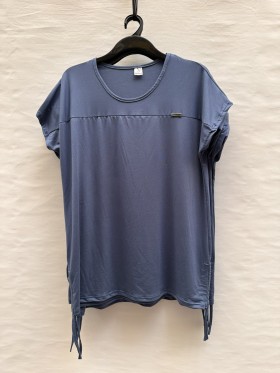 Bluzki damskie Polskie, Size 54-60, paczka 4szt 1kolor