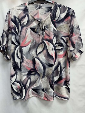 Bluzki  damskie Polskie, Size 54-60, paczka 4szt 1kolor