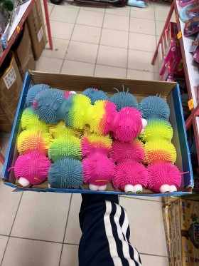 ZABAWKI SQUISHY . 8 SZT / PACZKA, KOLOR JAK NA ZDZIĘCIU