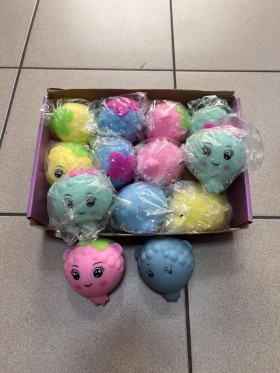 ZABAWKI SQUISHY . 12 SZT / PACZKA, KOLOR JAK NA ZDZIĘCIU