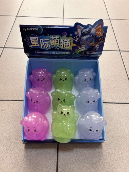 ZABAWKI SQUISHY . 9 SZT / PACZKA, KOLOR JAK NA ZDZIĘCIU
