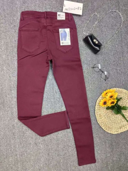 Spodnie Jeansy  damskie    ,Size 29-38.paczka 12szt,